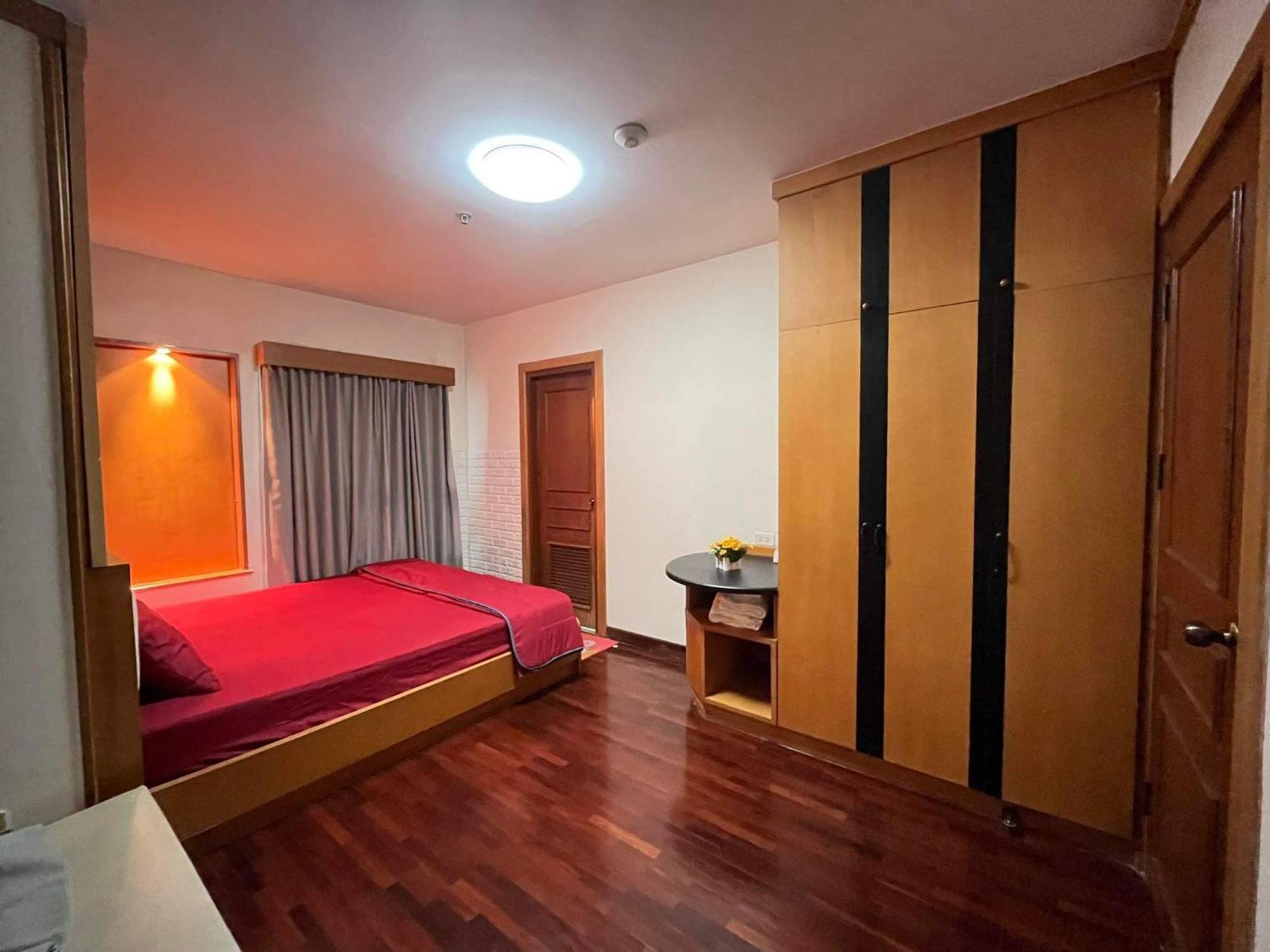 Grand Diamond Condo Suites Bangkok Exterior photo