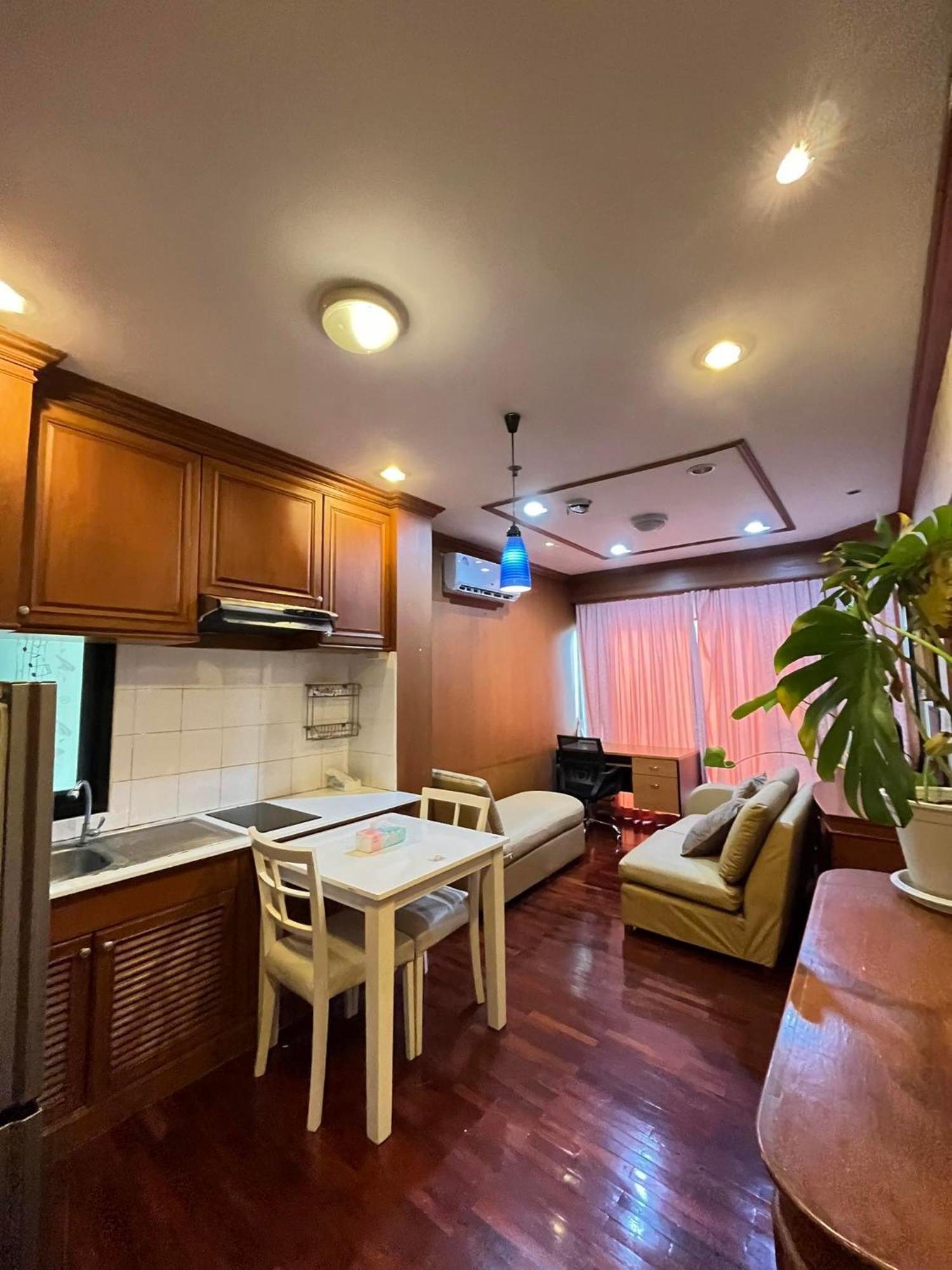 Grand Diamond Condo Suites Bangkok Exterior photo