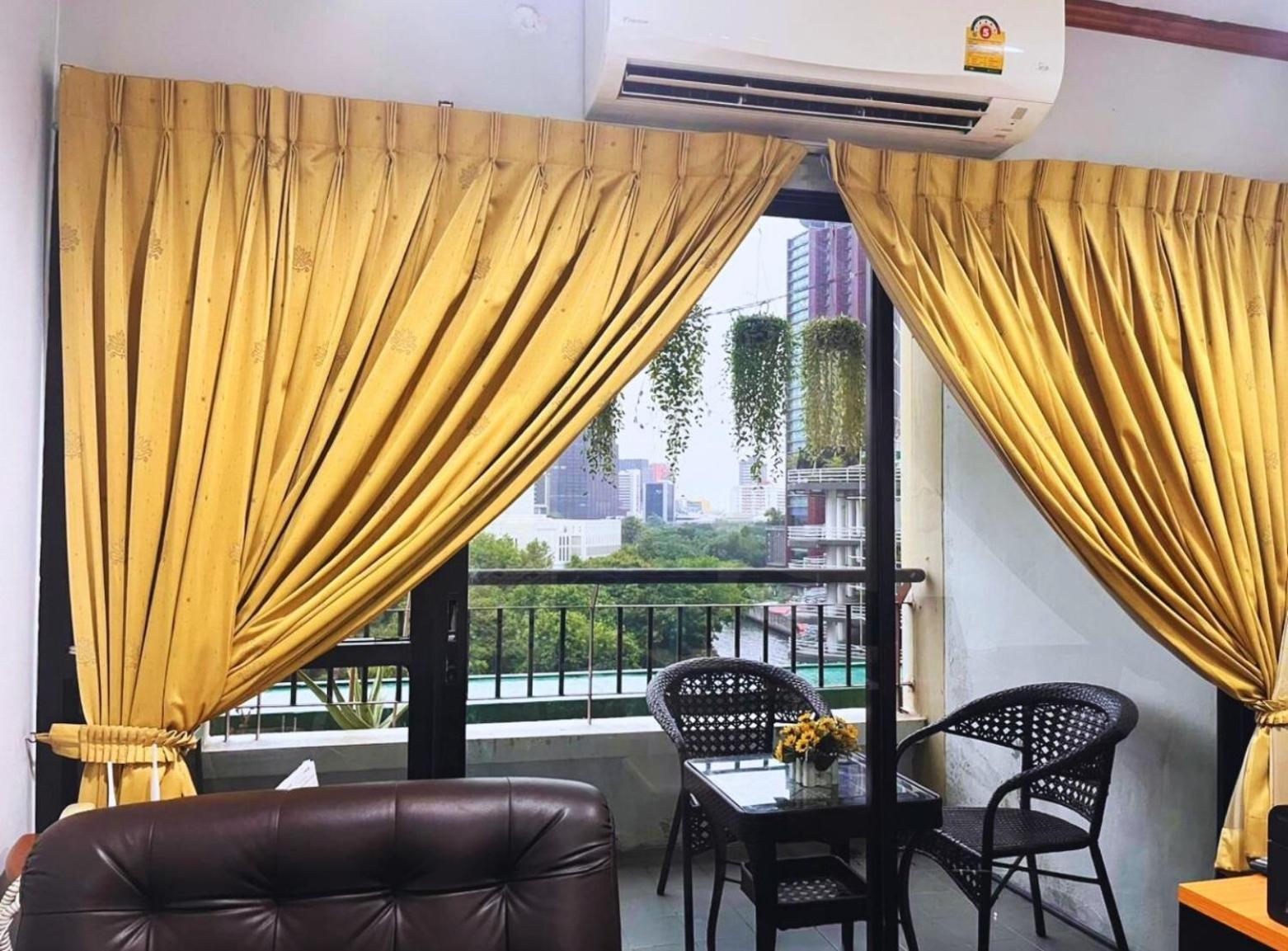 Grand Diamond Condo Suites Bangkok Exterior photo